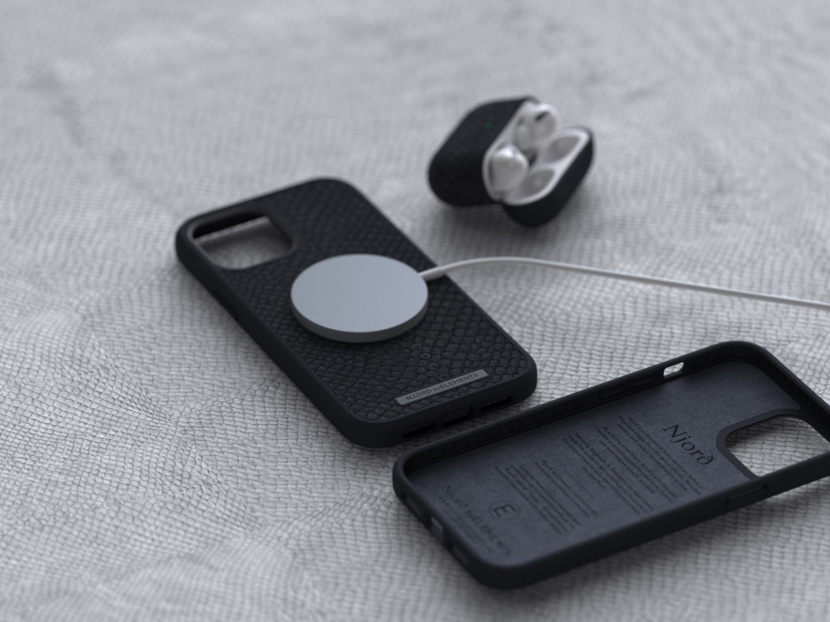 Etui z islandzkiej skóry łososia do iPhone 12 / 12 Pro szare 