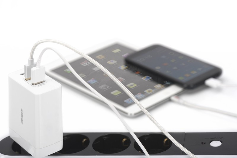 Ładowarka podróżna (EU/US/UK) 2xUSB Typ A (5V/3Amax), 1xUSB Typ C 